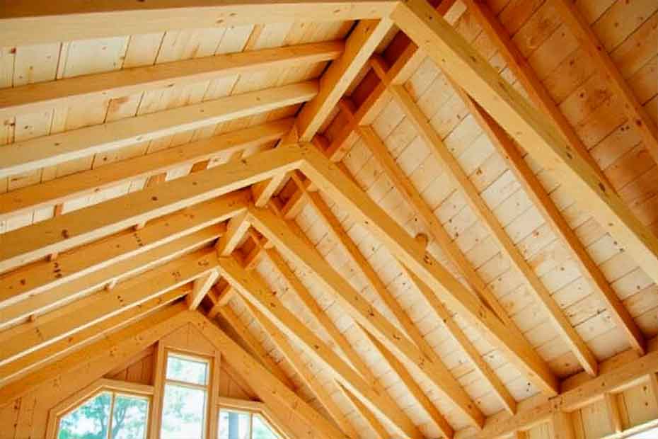 Tetto in legno e perlinato a Parma - esempio di rivestimento in legno naturale